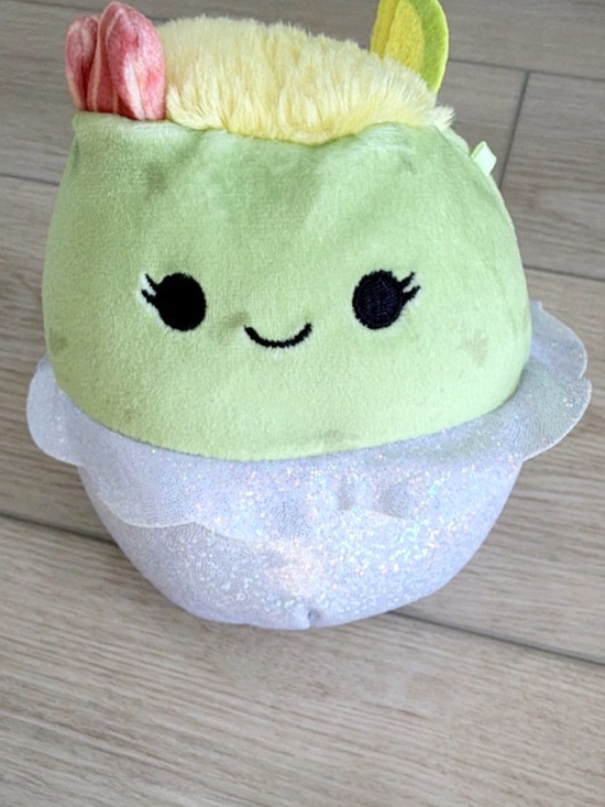 Squishmallows Other - Squishmellow 6” Green Plush Kawaii Cupcake Plush